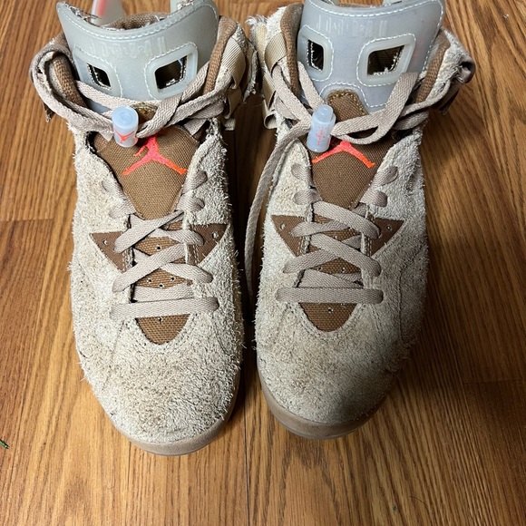 Travis Scott Jordan 6